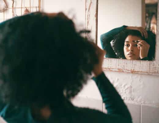 Photo de soi artistique - un rite doux pour se réconcilier avec son corps